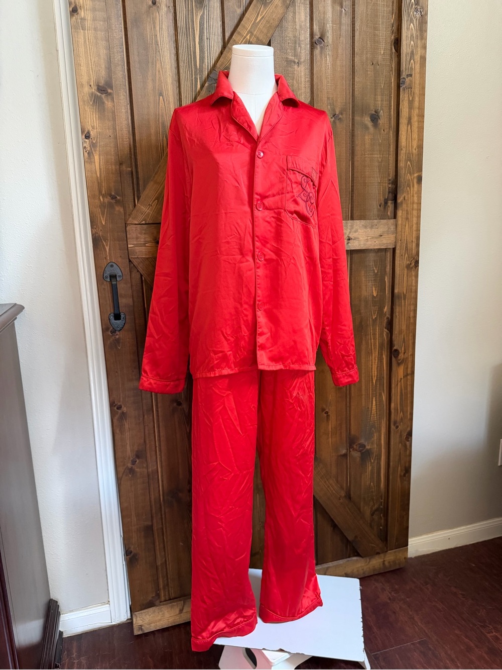Disney The Santa Clause Movie Red Satin Pajama Set Sz S Holiday Christmas EUC